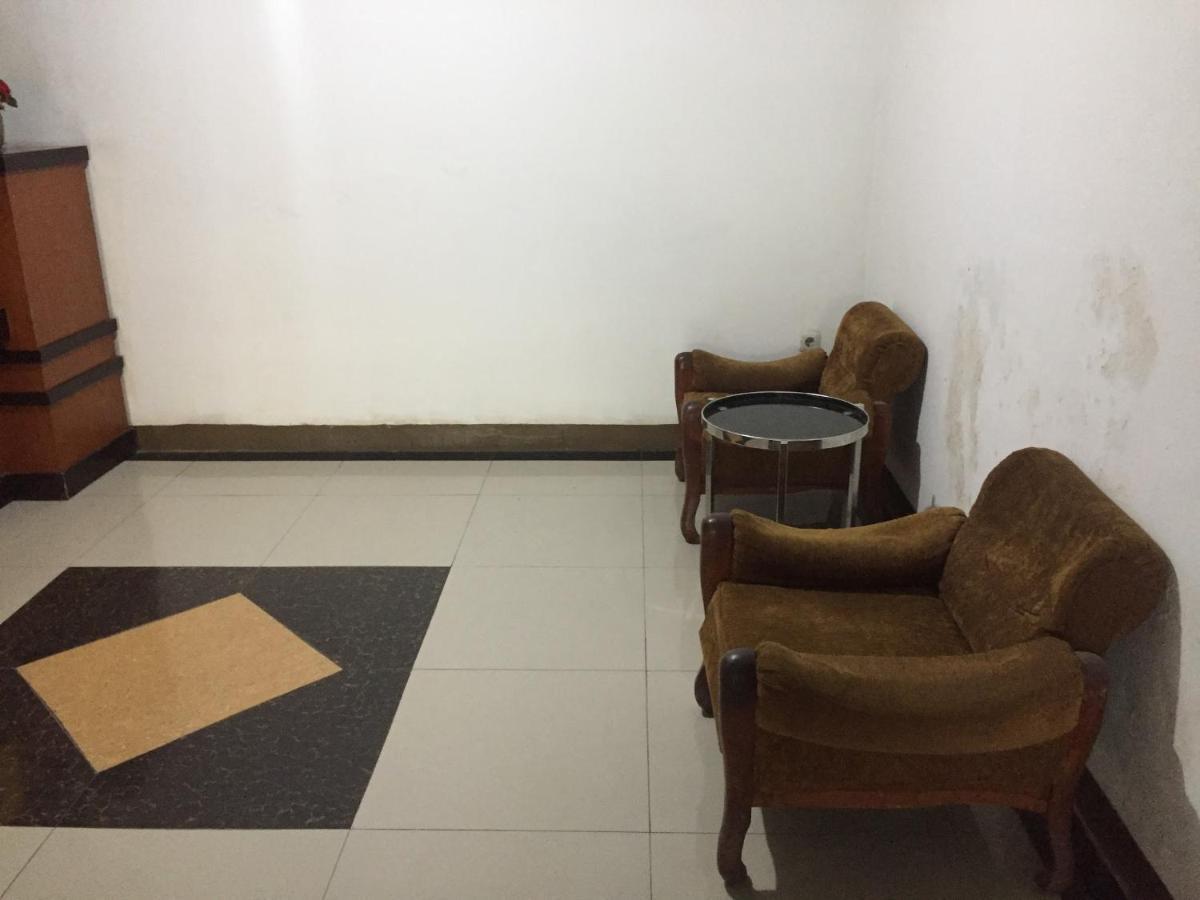 Wisma Maysara Makassar RedPartner Bagian luar foto